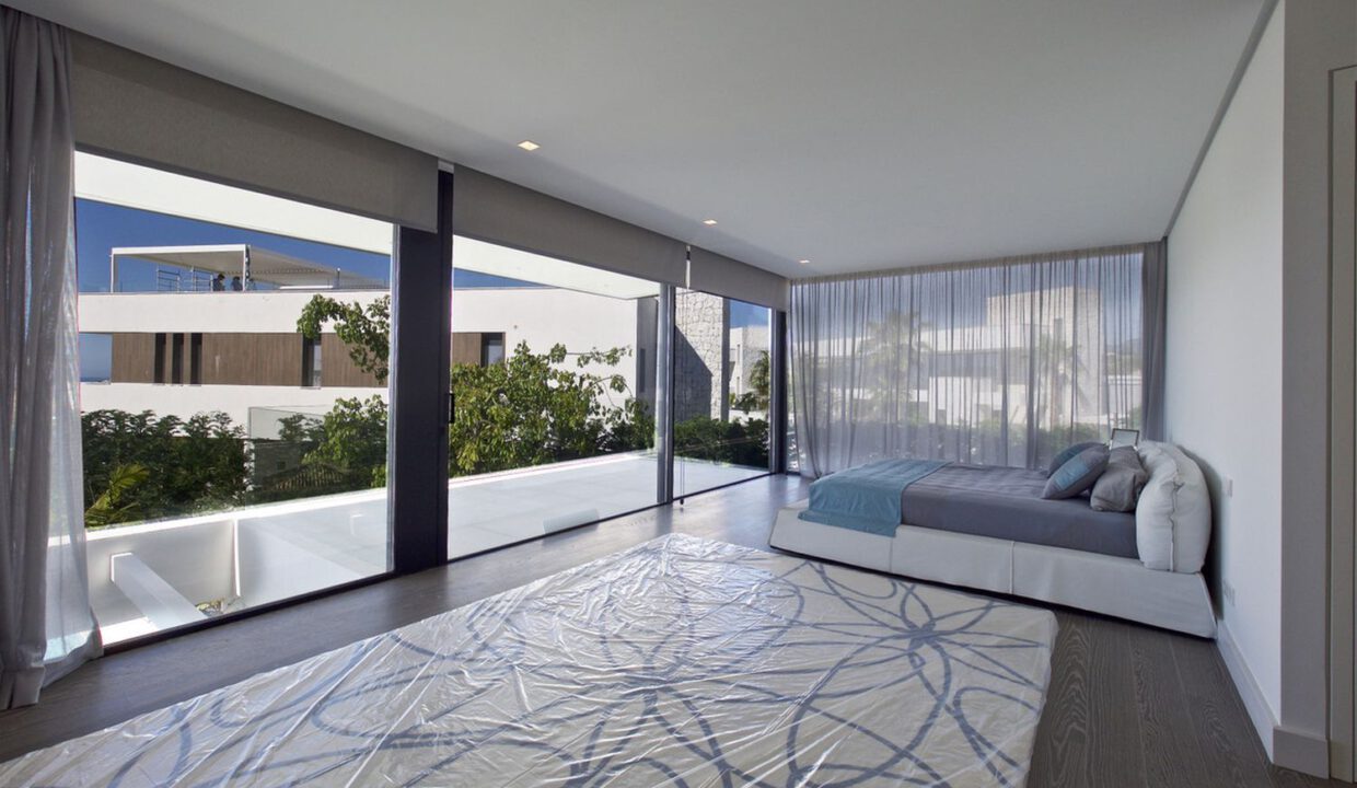 detached-benahavis-11