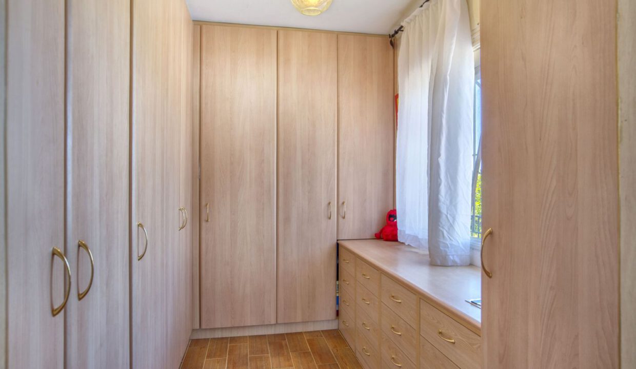 rustic-villa-marbella-11