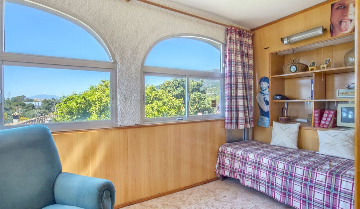 rustic-villa-marbella-13