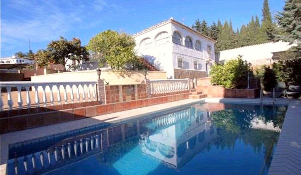 rustic-villa-marbella-2