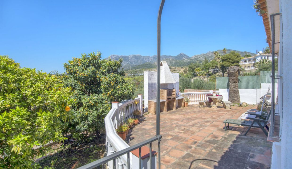 rustic-villa-marbella-21