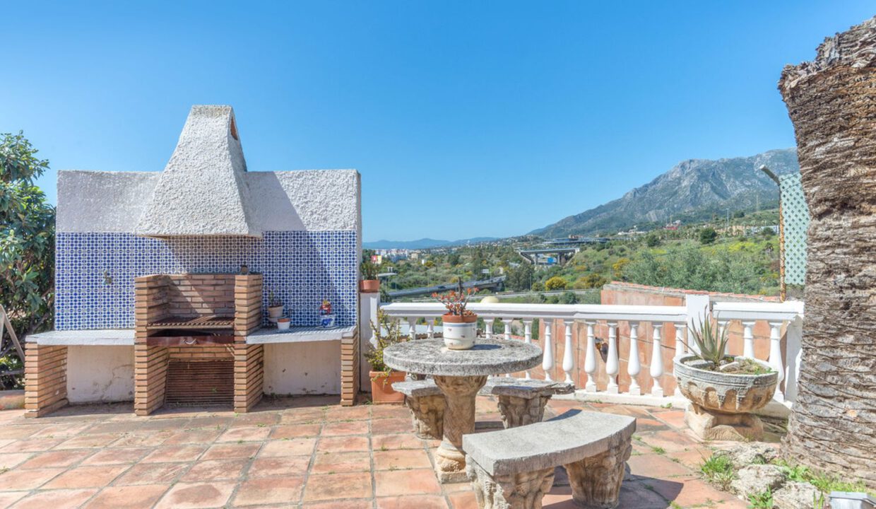 rustic-villa-marbella-5