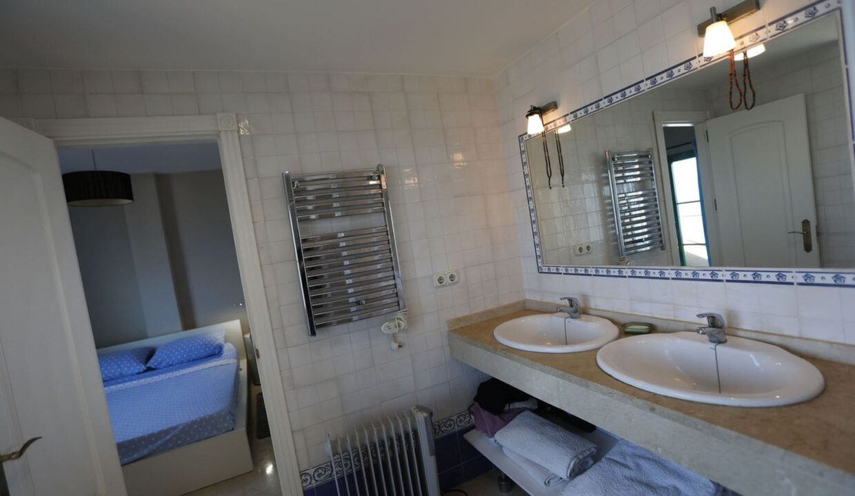 casares-playa-penthouse-11