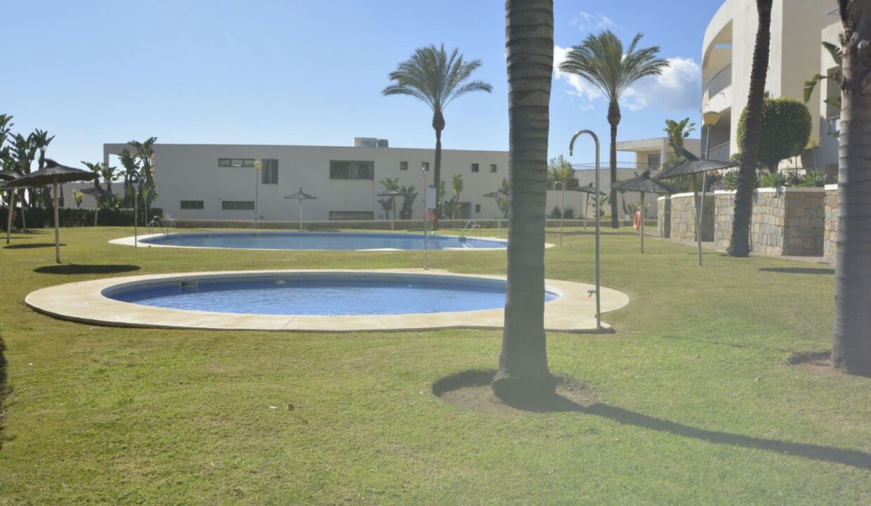los-monteros-apartment-12
