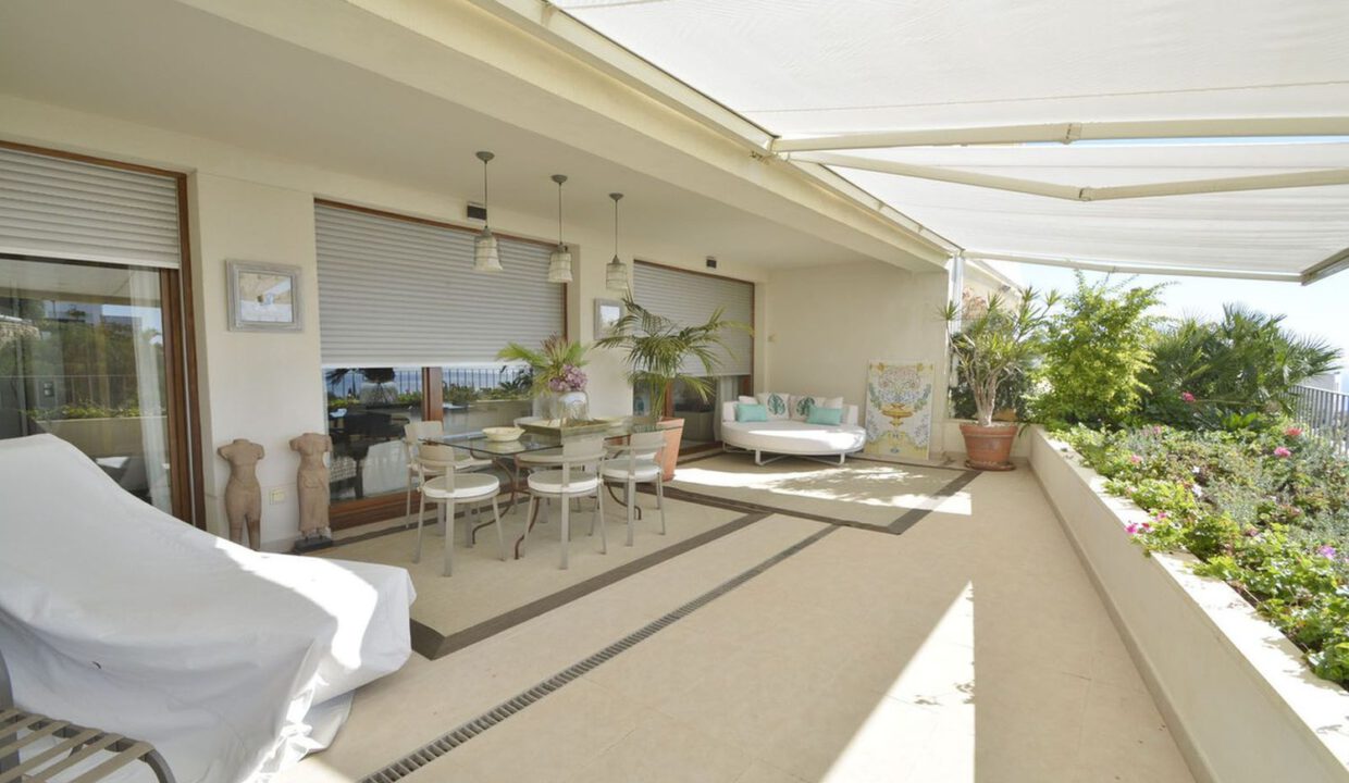 los-monteros-apartment-8