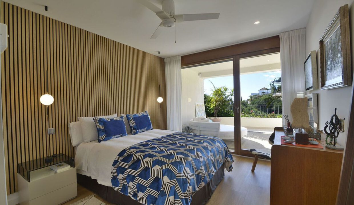 los-monteros-apartment-9