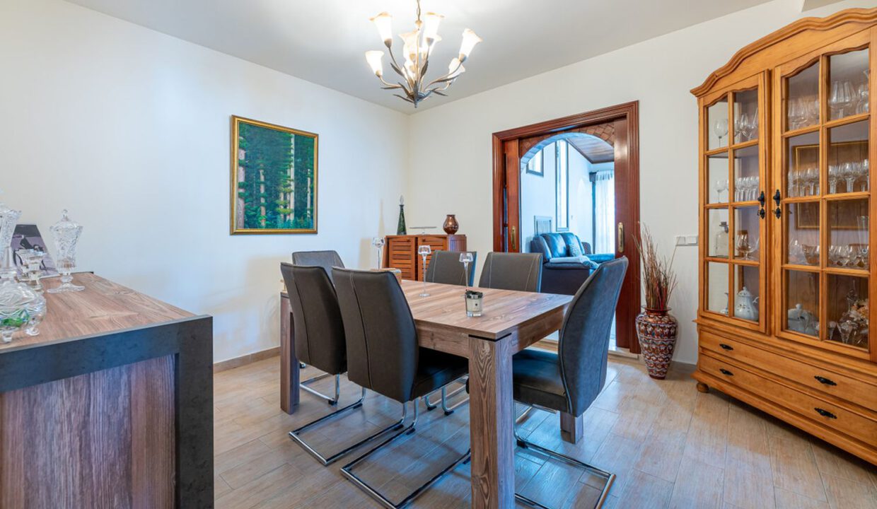 los-pacos-semi-detached-11