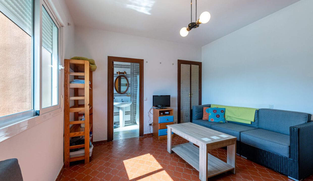 los-pacos-semi-detached-16