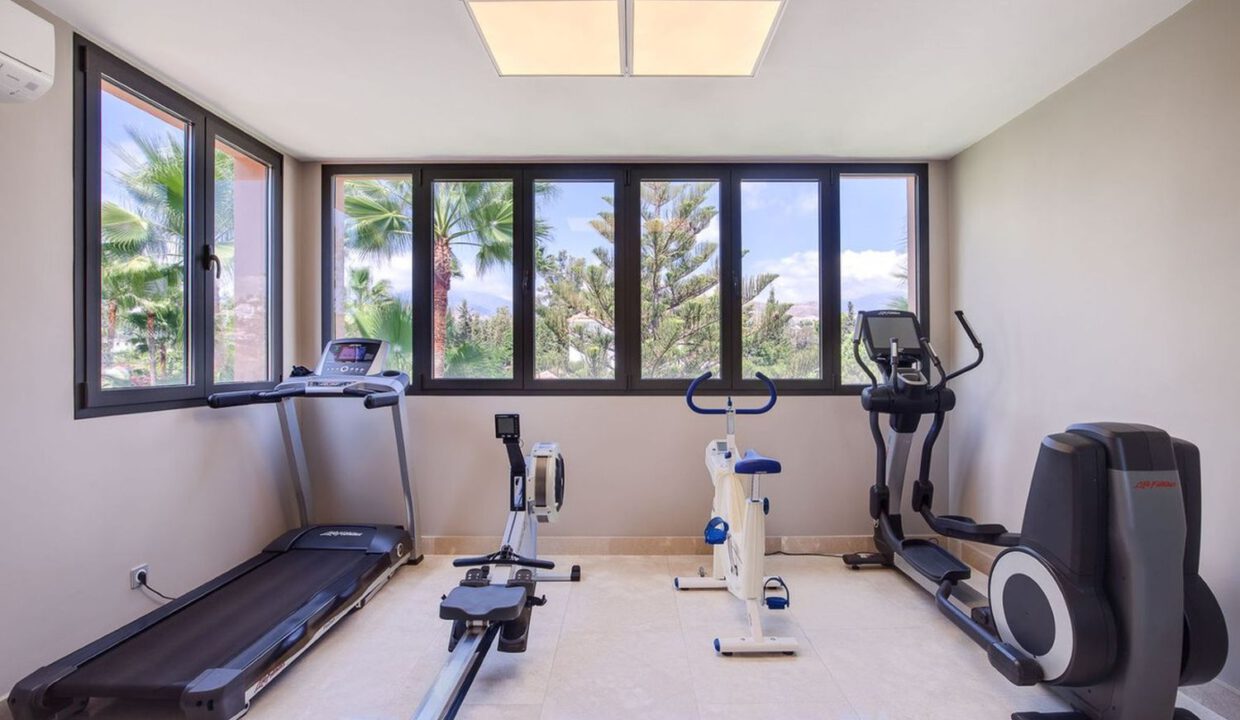 nueva-andalucia-villa-10