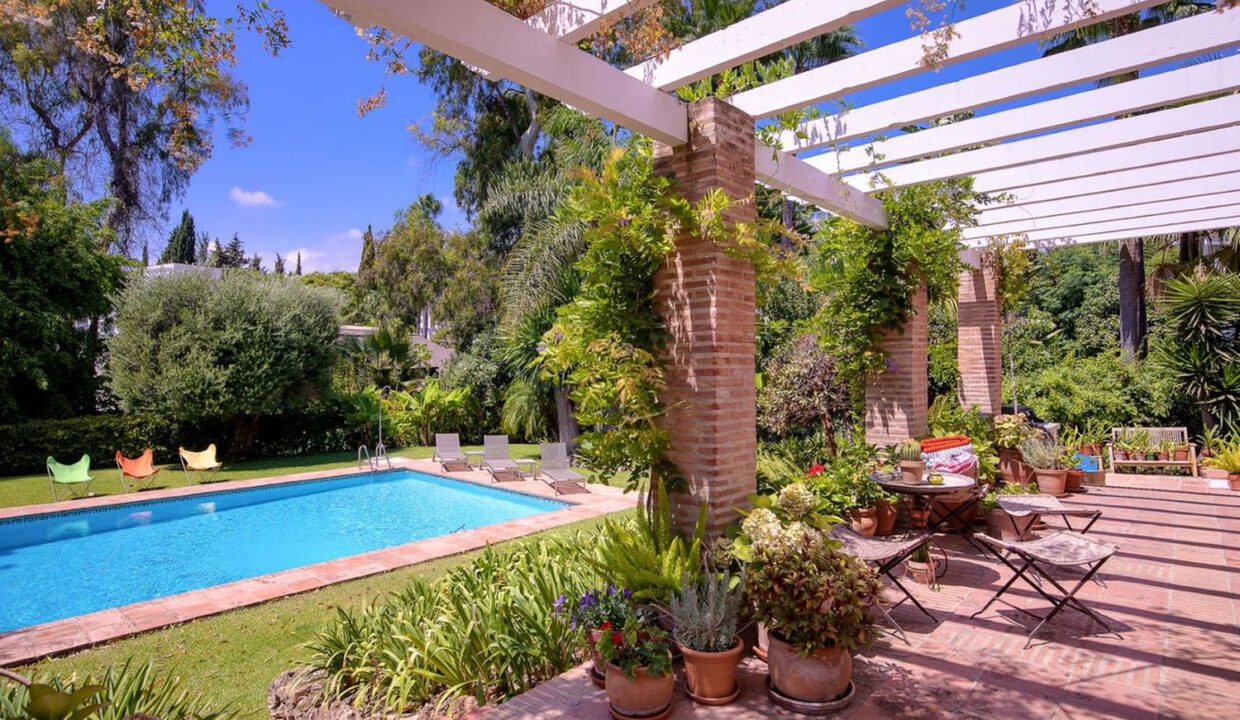 nueva-andalucia-villa-12