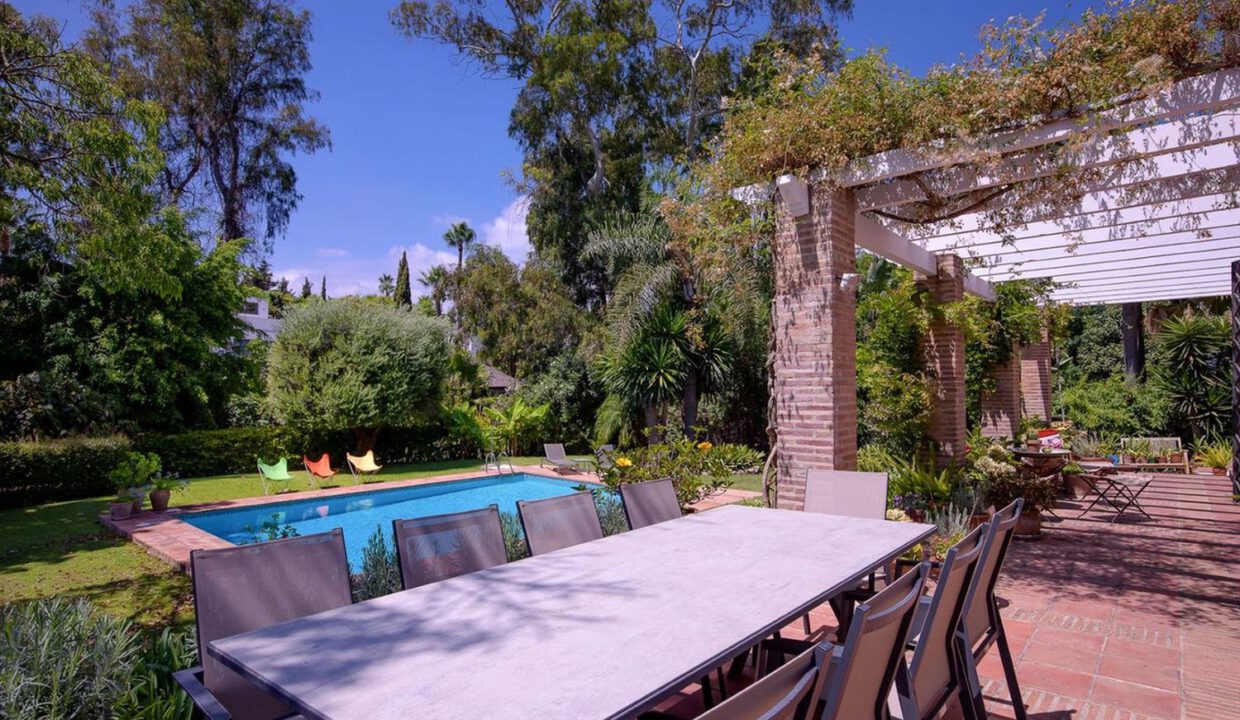 nueva-andalucia-villa-13