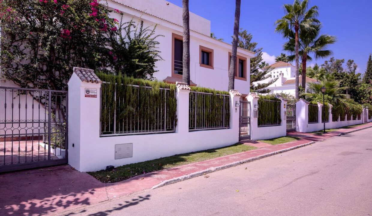 nueva-andalucia-villa-15