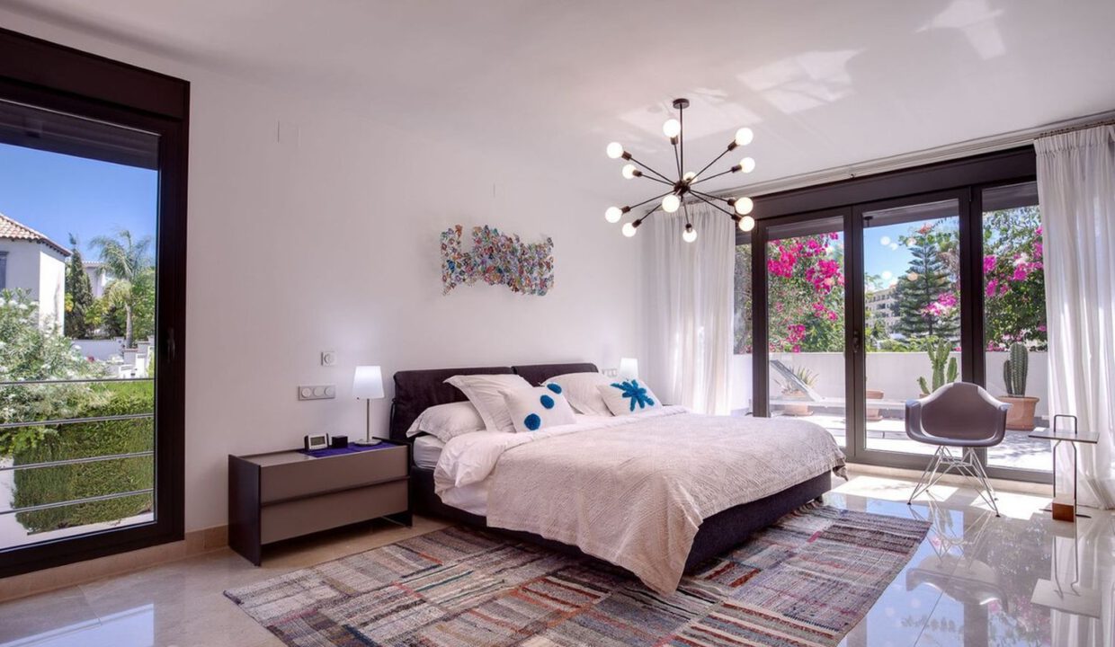 nueva-andalucia-villa-7