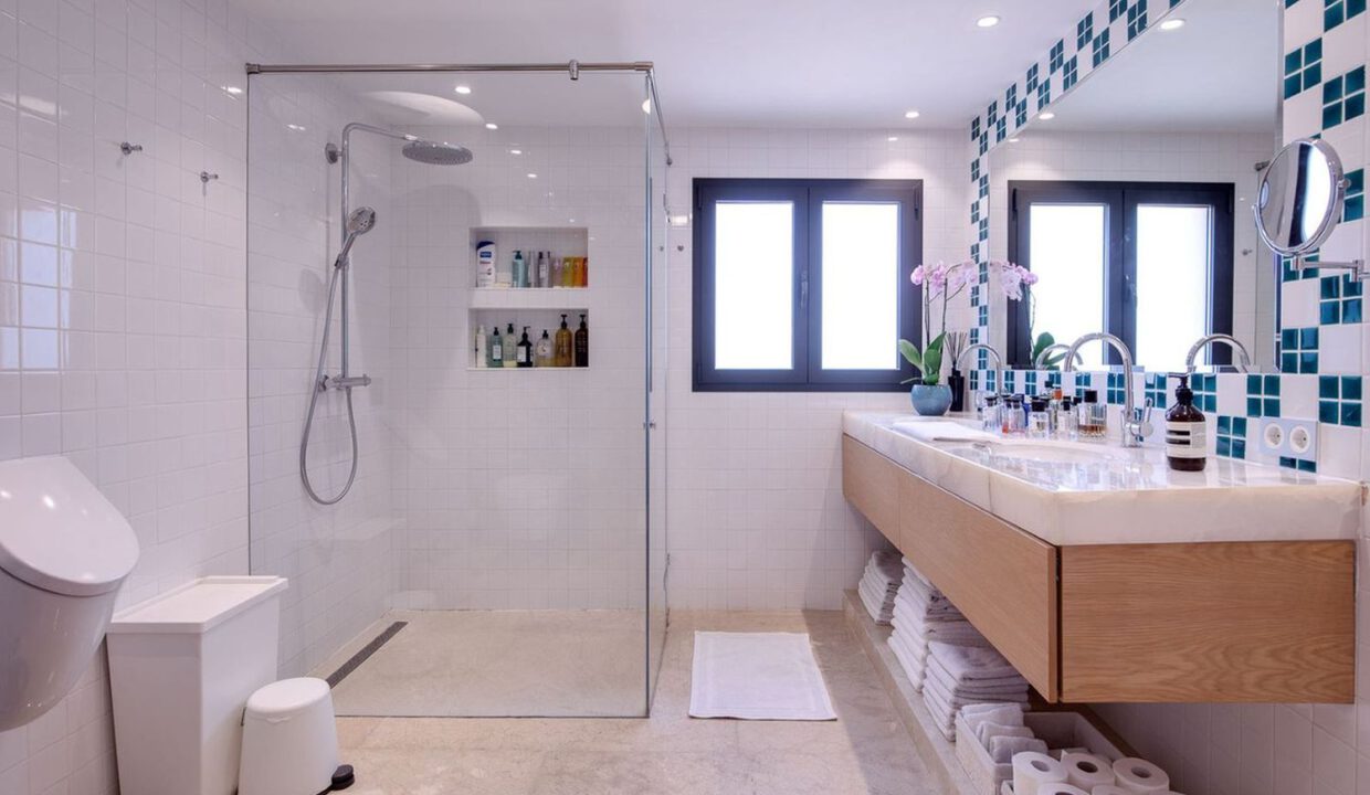 nueva-andalucia-villa-9