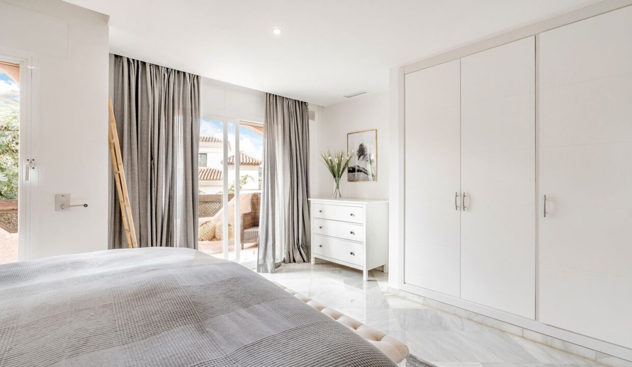 townhouse-nueva-andalucia-11