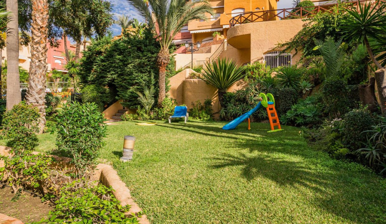 townhouse-nueva-andalucia-14