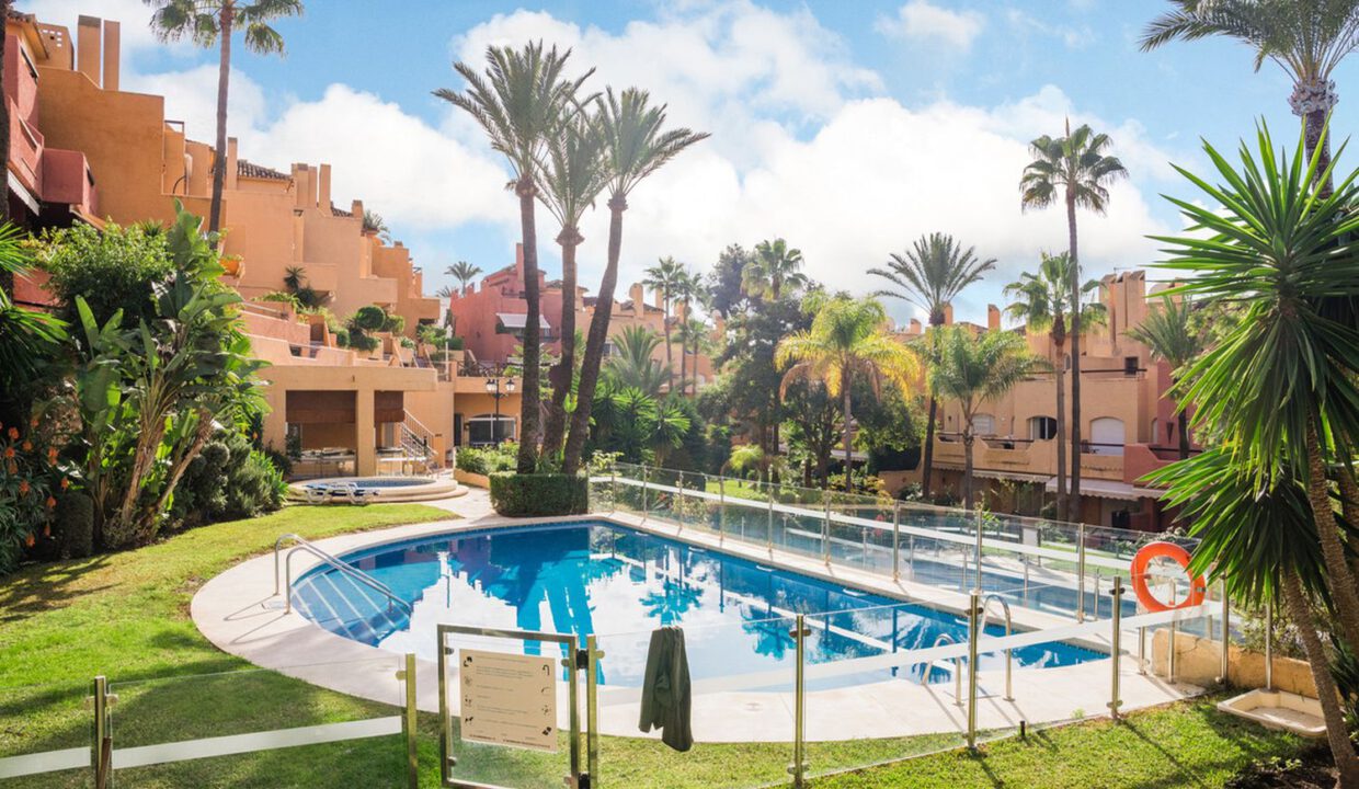 townhouse-nueva-andalucia-16