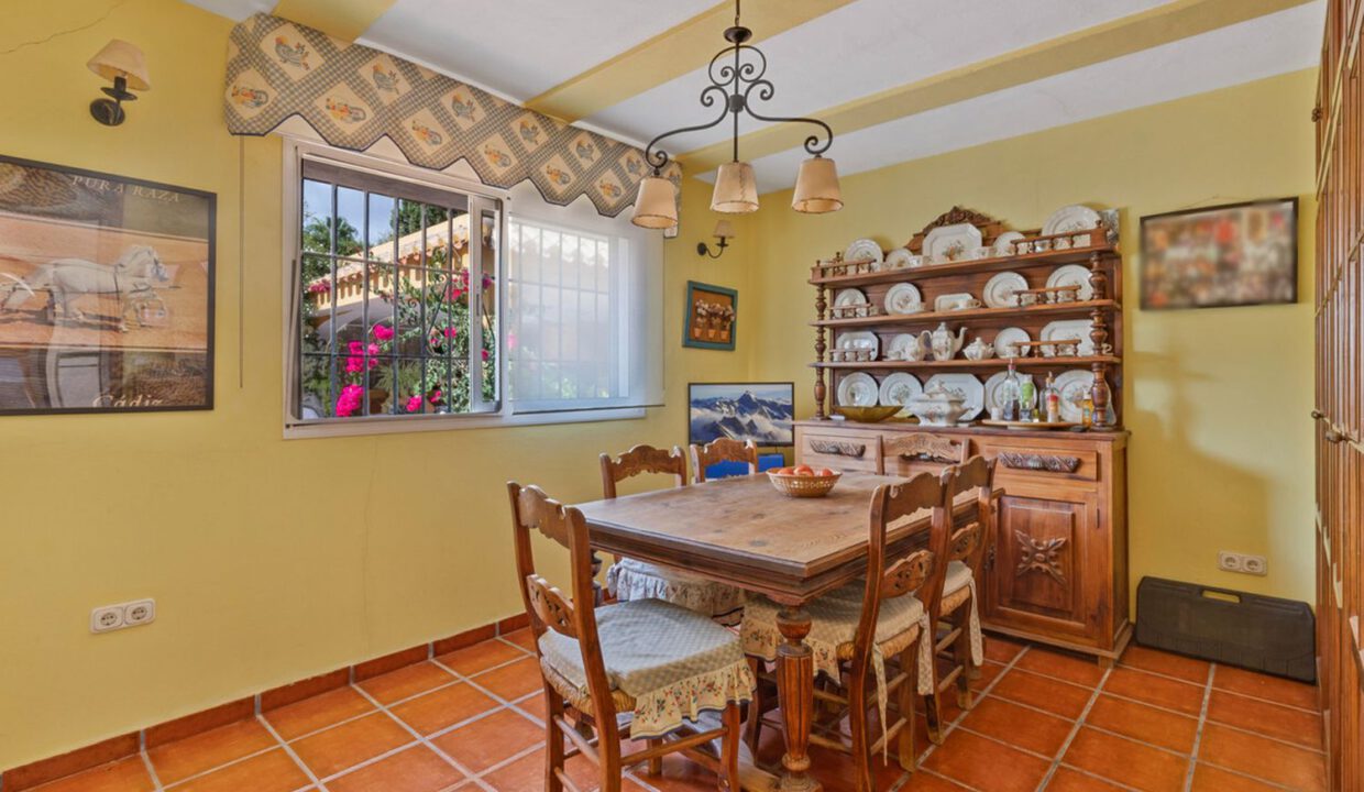 detached-mijas-villa-11