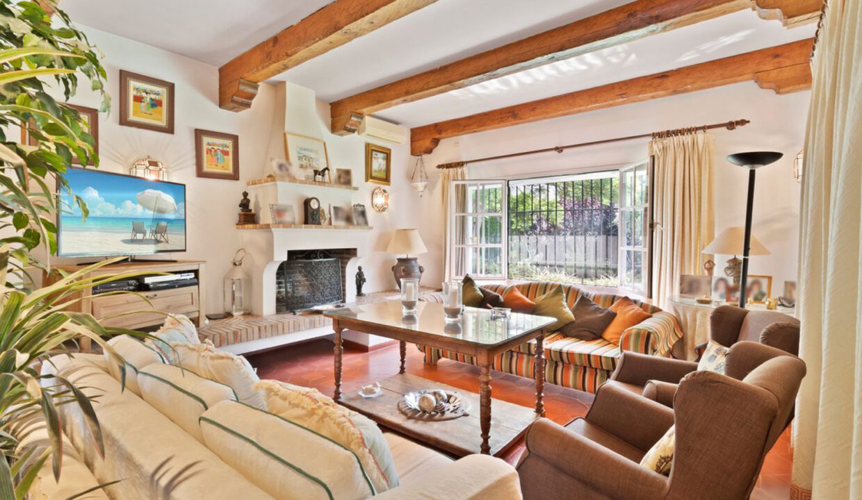 detached-mijas-villa-12