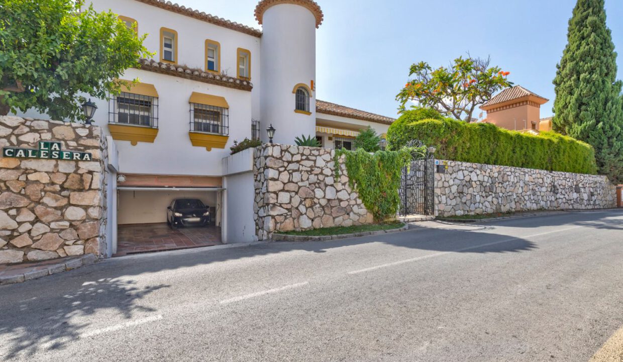 detached-mijas-villa-16