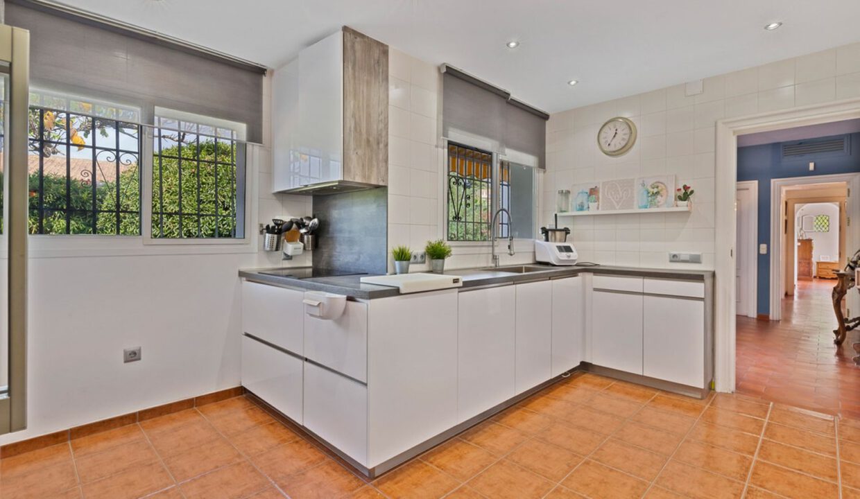 detached-mijas-villa-2