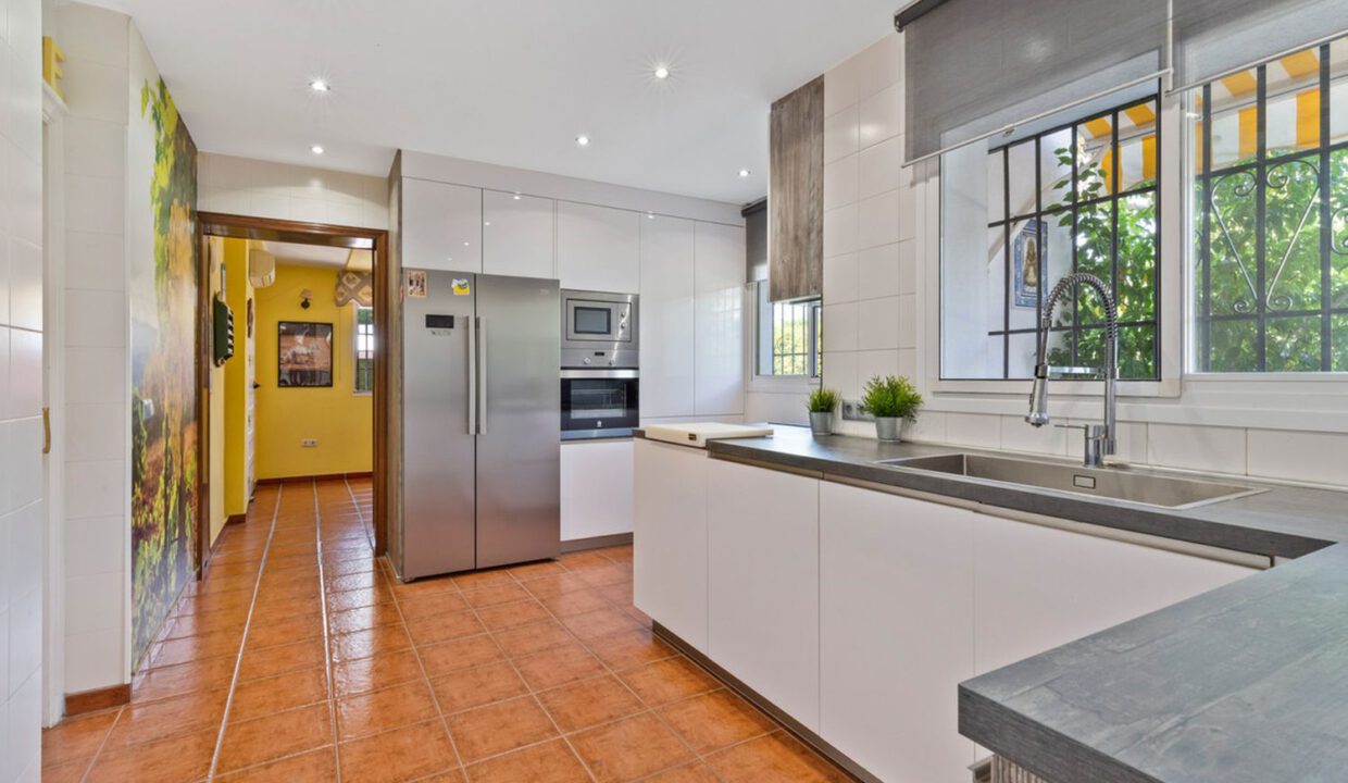 detached-mijas-villa-4