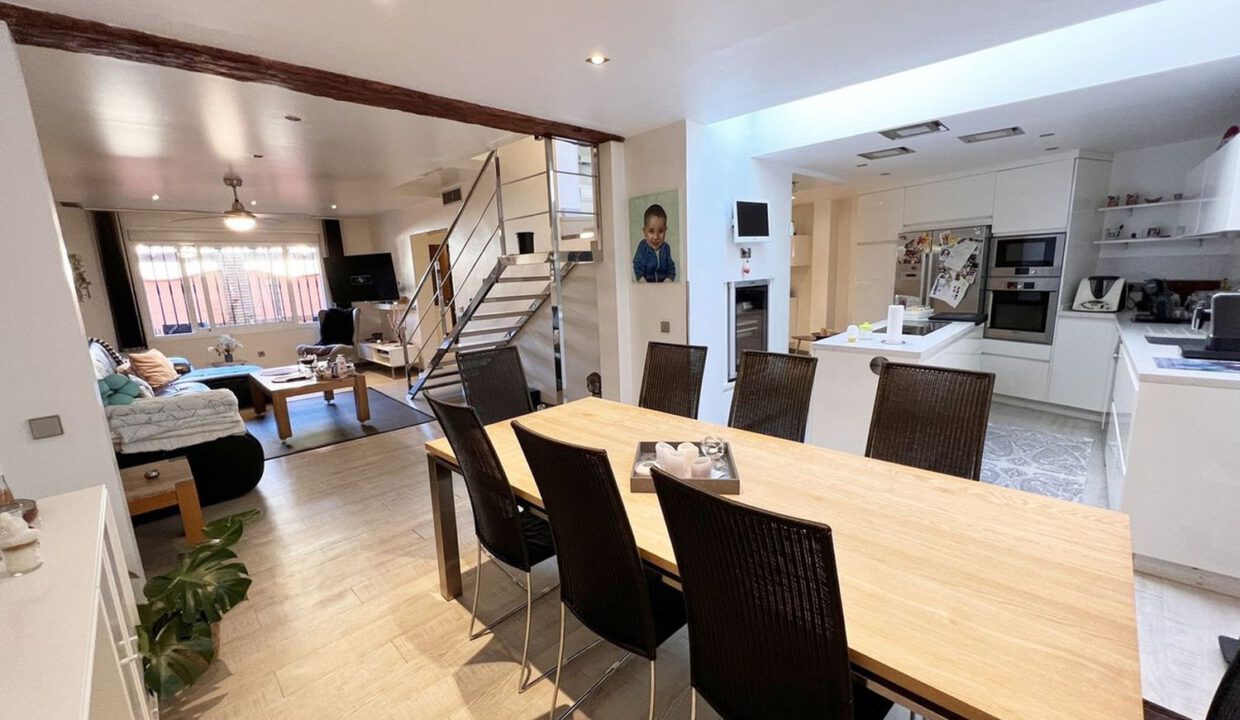 lospacos-townhouse-1