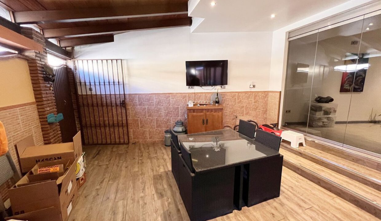 lospacos-townhouse-3